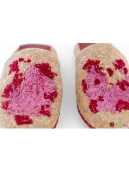 Войлочные тапочки "Аквилегия"