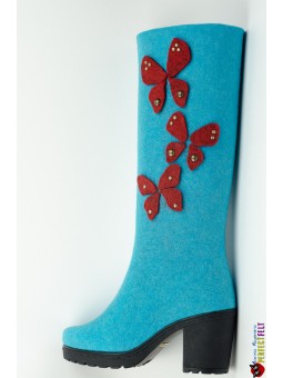 Высокие сапоги из войлока на каблуке