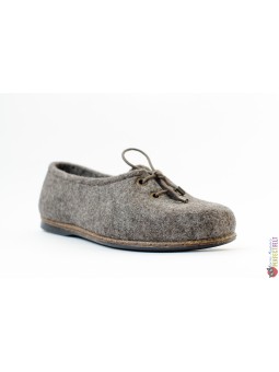 Женские туфли на низком каблуке из войлока