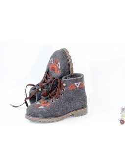 Полуботинки женские на каблуке из войлока серые