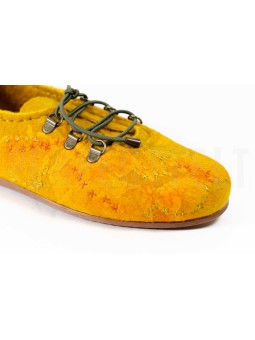 Летние офисные туфли женские на низком каблуке желтые