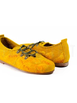 Летние офисные туфли женские на низком каблуке желтые