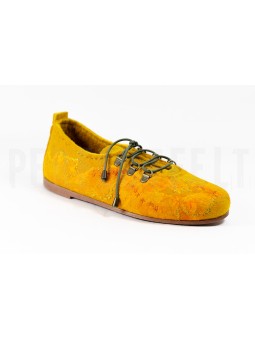 Летние офисные туфли женские на низком каблуке желтые