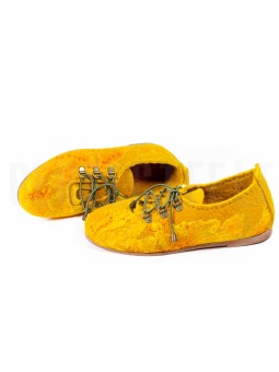 Летние офисные туфли женские на низком каблуке желтые