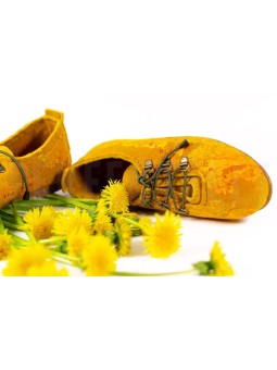 Летние офисные туфли женские на низком каблуке желтые