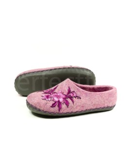 Женские войлочные тапочки с цветами