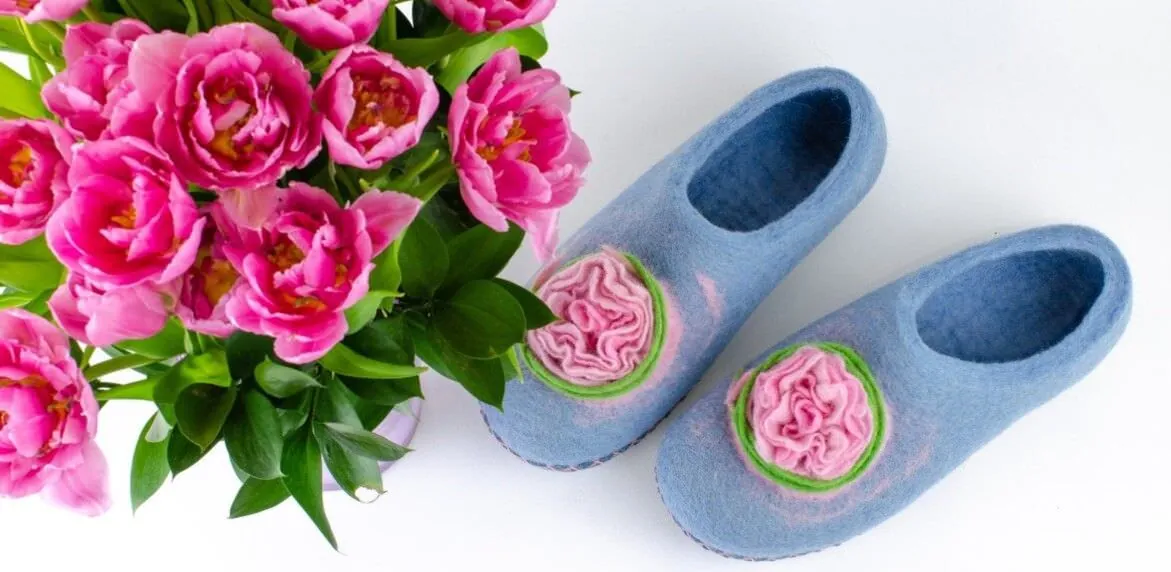 Женские тапочки ручной работы